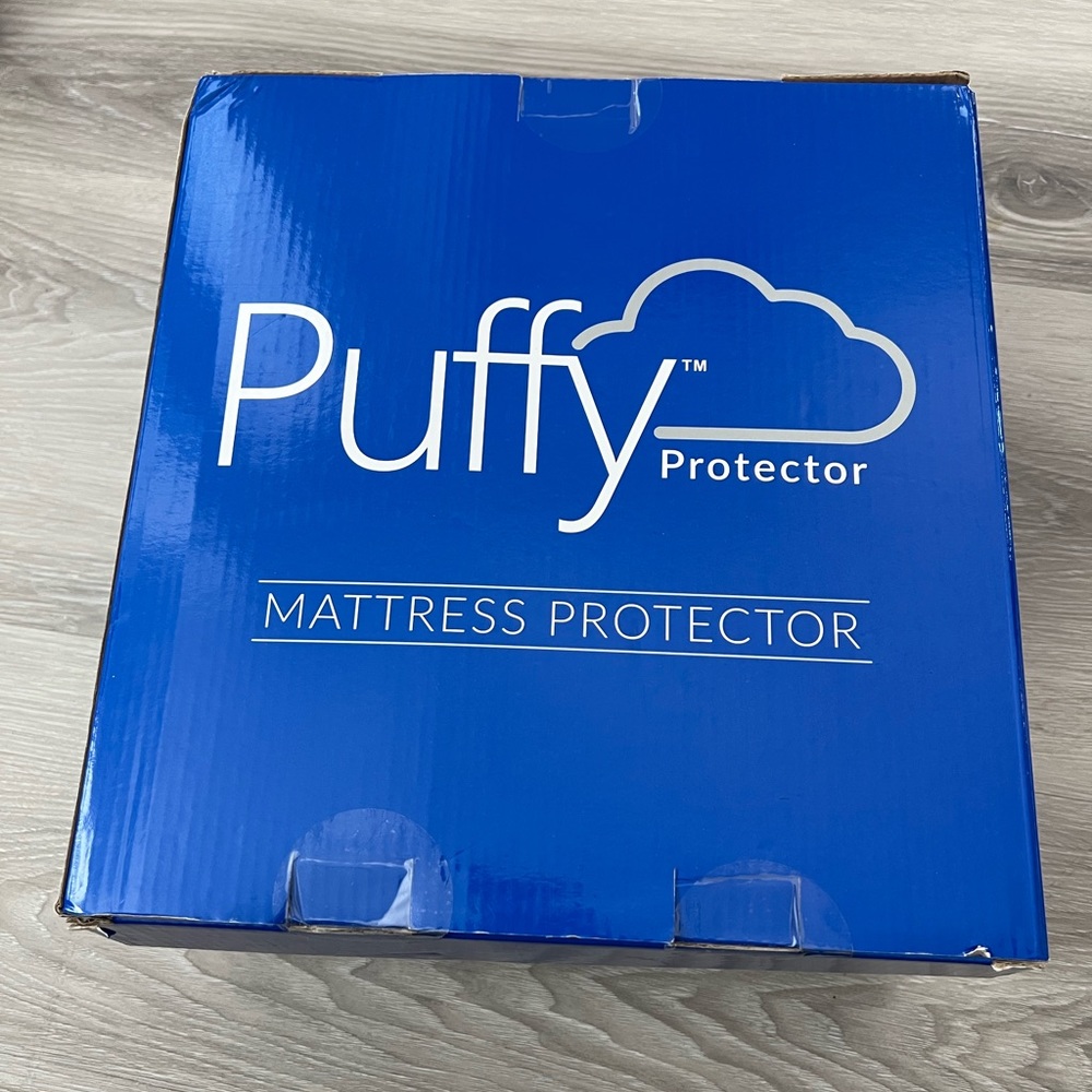 Puffy mattress protector Twin XL new